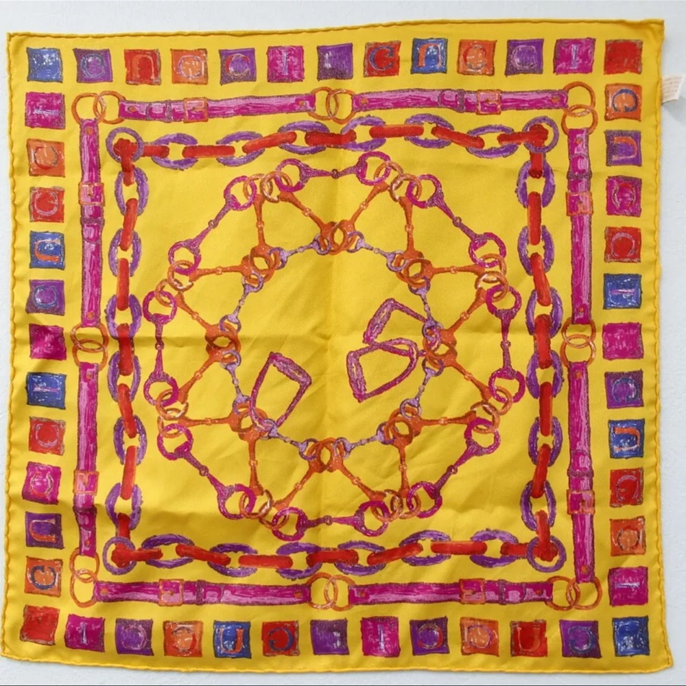 AUTH Gucci Silk Scarf Horsebit Pattern Yellow - Picture 2 of 4